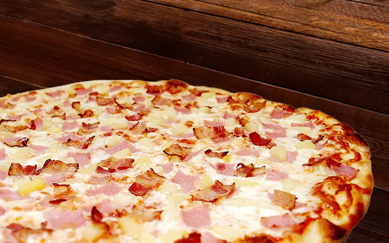 Hawaiian Luca Pizza